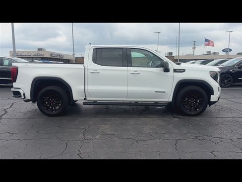 Certified 2022 GMC Sierra 1500 Elevation w/ LPO, Elevation Black Package AWD/4WD image 9