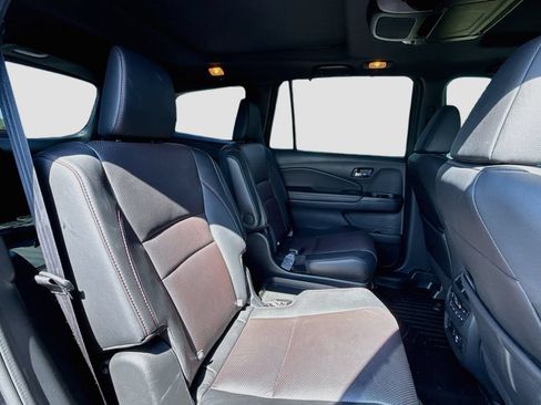 Used 2022 Honda Pilot Black Edition image 32