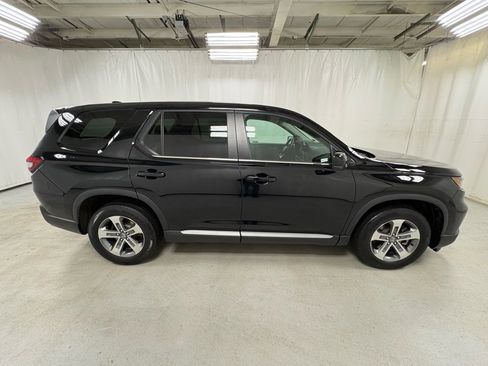 Used 2023 Honda Pilot EX-L image 4