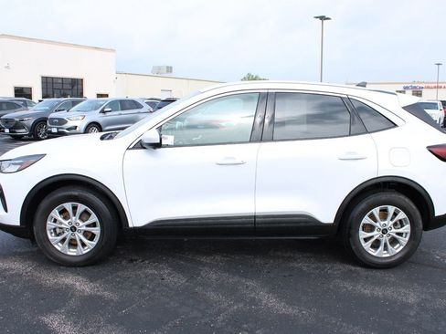 Used 2023 Ford Escape Active w/ Tech Pack #2 AWD/4WD image 4