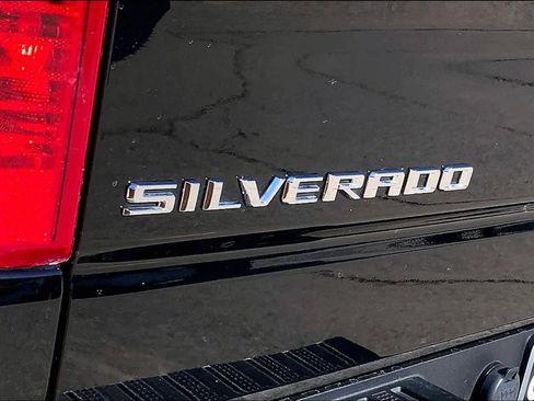 Used 2024 Chevrolet Silverado 1500 LT w/ Z71 Off-Road Package image 29