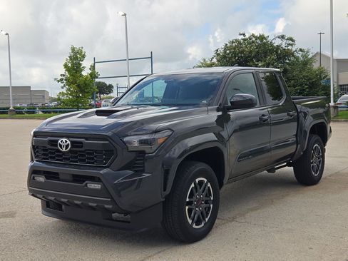 Used 2025 Toyota Tacoma TRD Sport AWD/4WD image 9