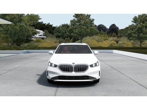 New 2026 BMW 530i w/ Premium Package image 3