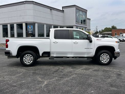Used 2024 Chevrolet Silverado 2500 LT AWD/4WD image 4