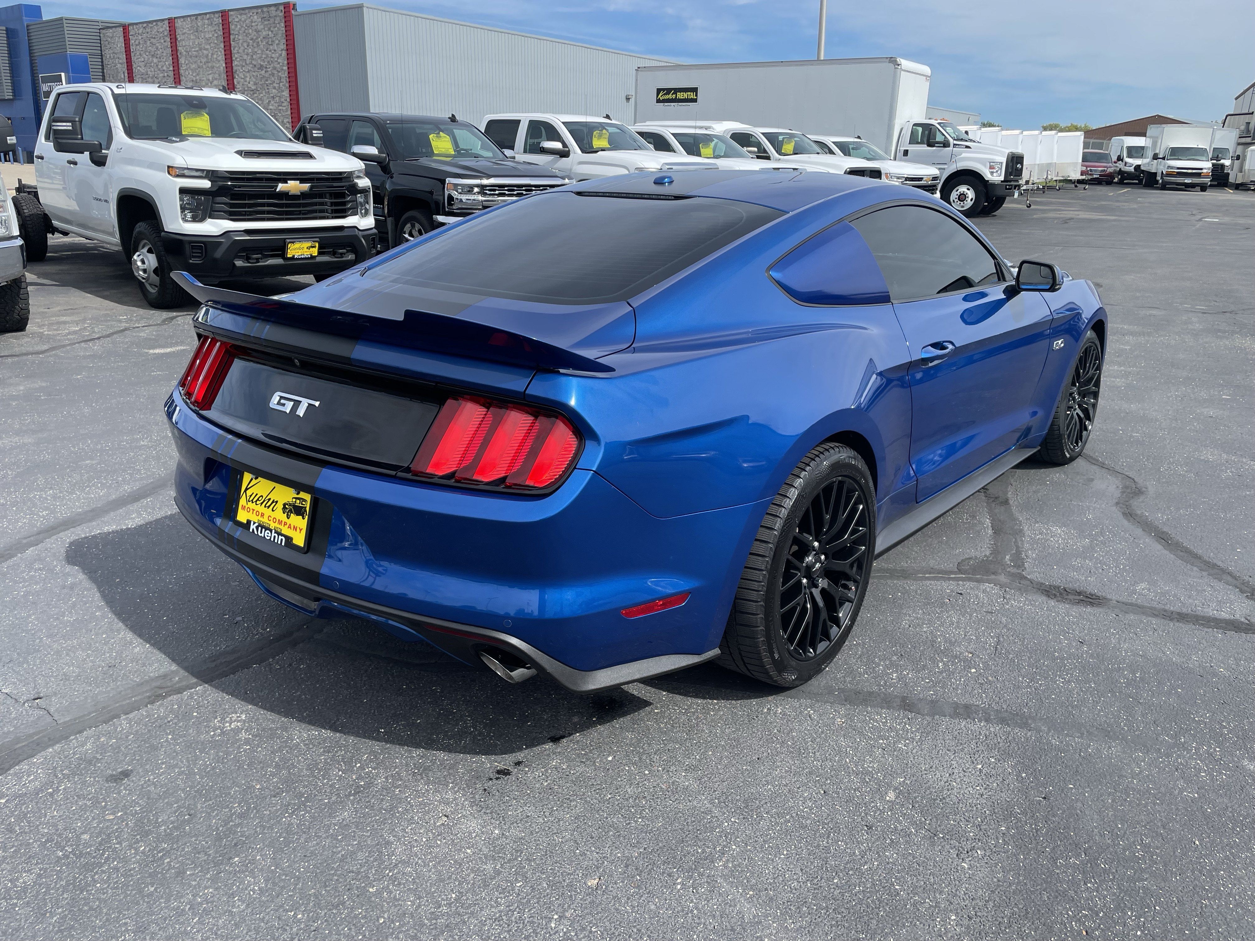 Used 2017 Ford Mustang GT Premium w/ GT Performance Package RWD image 8