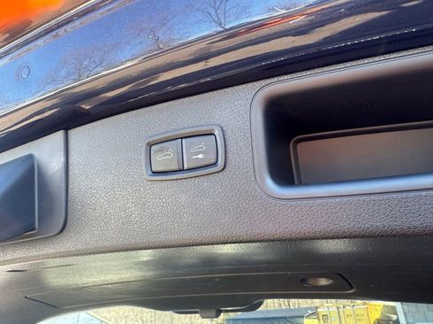 Used 2017 Porsche Macan S image 33