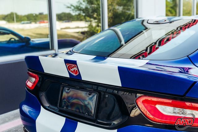 Used 2013 SRT Viper GTS w/ GTS Laguna Interior Pkg RWD image 34