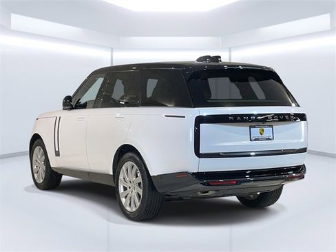 Used 2024 Land Rover Range Rover SE image 8