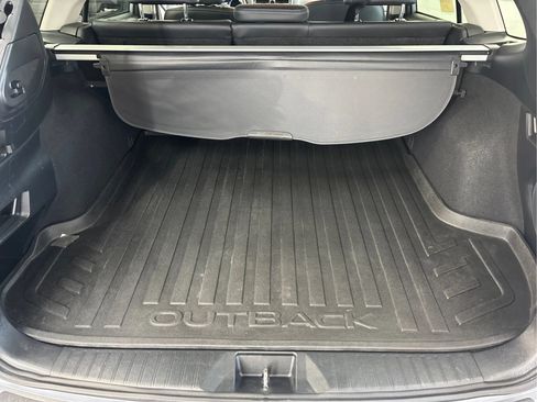 Used 2019 Subaru Outback 2.5i Limited AWD/4WD image 16