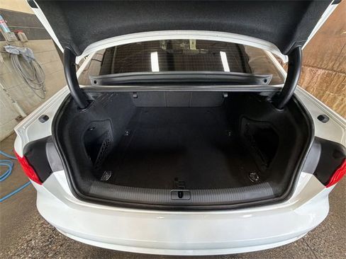 Used 2017 Audi A4 2.0T Premium image 24