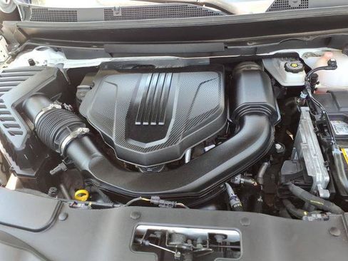 Used 2025 Chevrolet Traverse LT AWD/4WD image 27