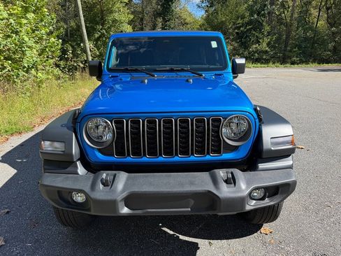 Used 2025 Jeep Wrangler Unlimited Sport image 3
