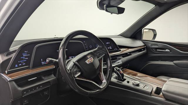 Used 2022 Cadillac Escalade Premium Luxury AWD/4WD image 24