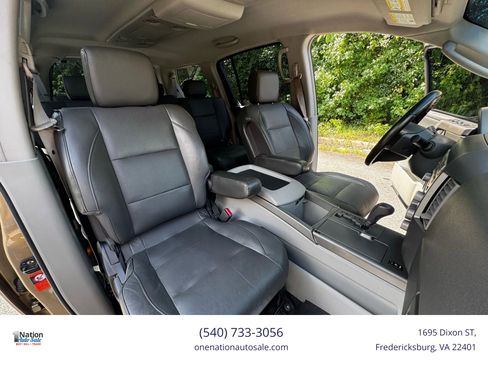 Used 2004 Nissan Armada LE AWD/4WD image 16