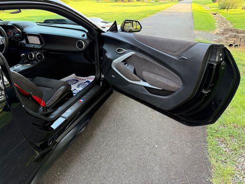 Used 2018 Chevrolet Camaro ZL1 RWD image 48