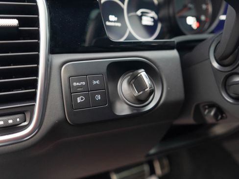 Used 2022 Porsche Cayenne GTS image 15