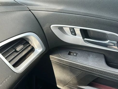 Used 2017 Chevrolet Equinox LT w/ Convenience Package image 41