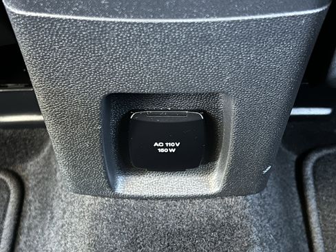 Used 2022 Ford EcoSport Titanium image 41