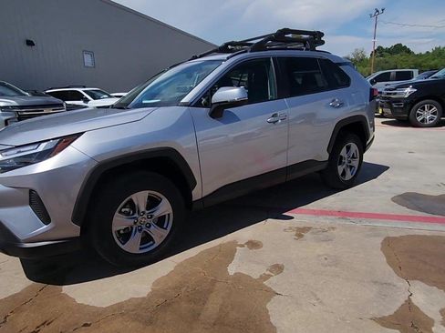 Used 2025 Toyota RAV4 XLE FWD image 5