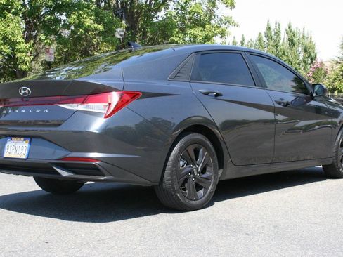 Used 2021 Hyundai Elantra SEL FWD image 5