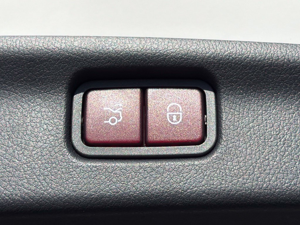 Certified 2023 Mercedes-Benz C 300 Sedan image 16