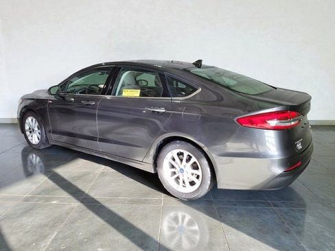 Used 2019 Ford Fusion SE image 17