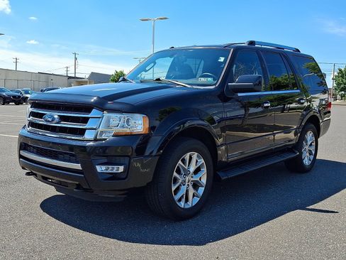 Used 2017 Ford Expedition Limited AWD/4WD image 3