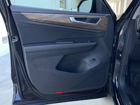 New 2026 Volkswagen Atlas SE image 9