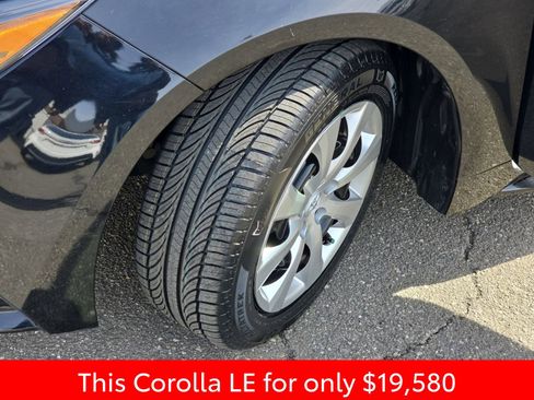 Used 2025 Toyota Corolla LE image 37