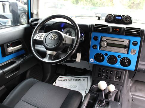 Used 2007 Toyota FJ Cruiser 4WD image 9