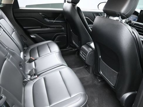 Used 2025 Lincoln Corsair AWD image 27