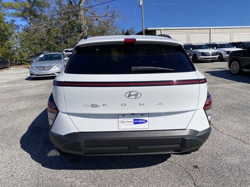 Certified 2024 Hyundai Kona SEL image 7