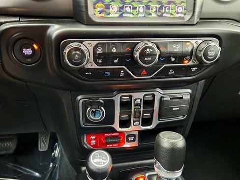 Used 2023 Jeep Wrangler Unlimited Rubicon 4xe w/ Cold Weather Group AWD/4WD image 17