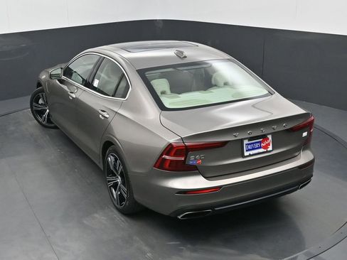 Used 2021 Volvo S60 T8 Inscription w/ Climate Package image 34