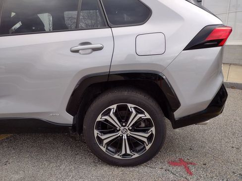 Used 2024 Toyota RAV4 XSE image 4