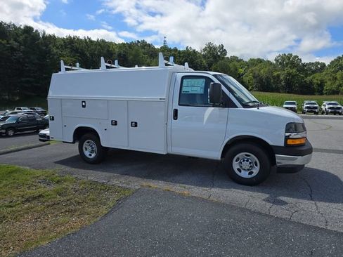 New 2025 Chevrolet Express 3500 w/ Power Convenience Package RWD image 6
