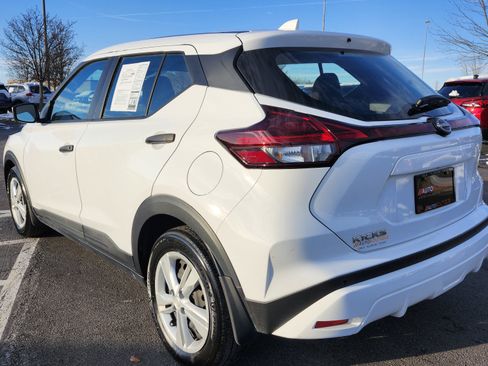 Used 2022 Nissan Kicks S image 14