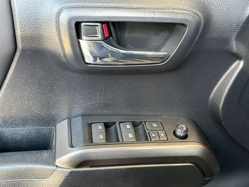 Used 2021 Toyota Tacoma TRD Sport w/ Technology Package RWD image 12