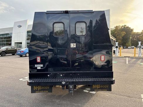 Used 2022 Ford F450 XLT w/ XLT Value Package image 6