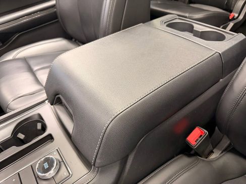 Used 2023 Ford Expedition XLT image 37