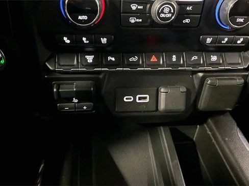 Used 2022 Chevrolet Silverado 3500 High Country image 26