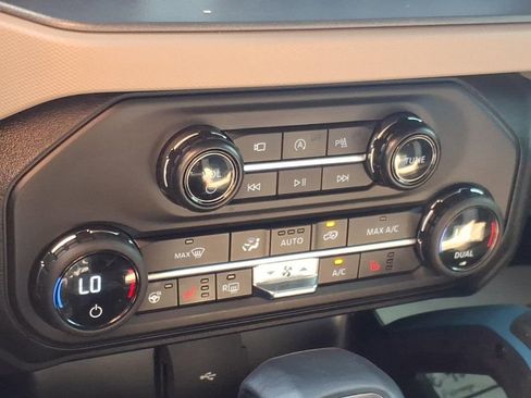 Certified 2024 Ford Bronco Wildtrak AWD/4WD image 20