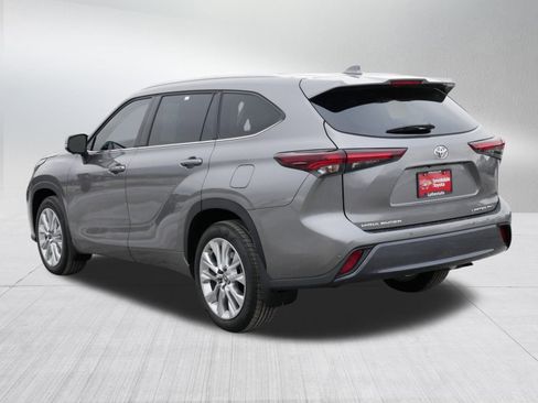 Certified 2026 Toyota Highlander Limited image 5