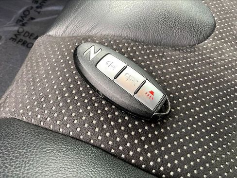 Used 2014 Nissan 370Z Touring w/ Sport Package image 33
