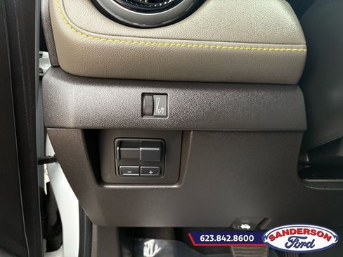 Used 2025 Chevrolet Colorado ZR2 w/ Technology Package AWD/4WD image 12