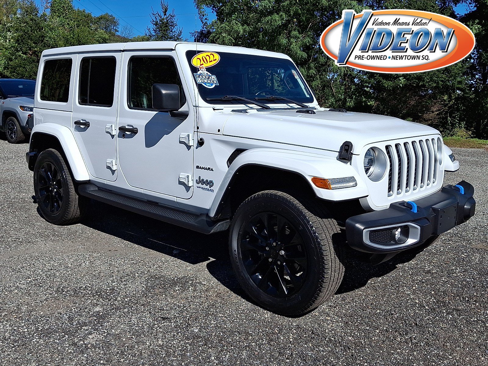 Used 2022 Jeep Wrangler Unlimited Sahara w/ Cold Weather Group AWD/4WD image 1