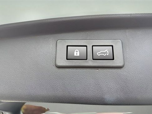 Used 2025 Subaru Outback Limited AWD/4WD image 38