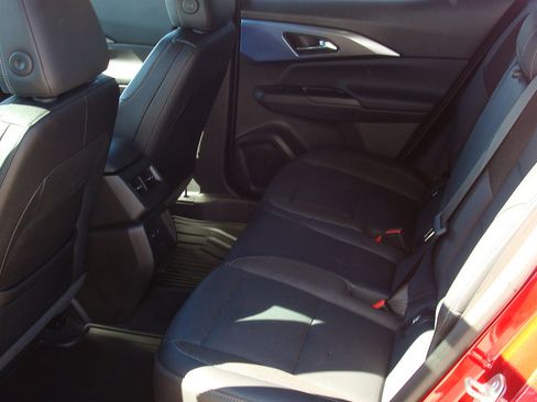 Used 2024 Chevrolet Equinox EV LT w/ LPO, Blackout Package AWD/4WD image 7