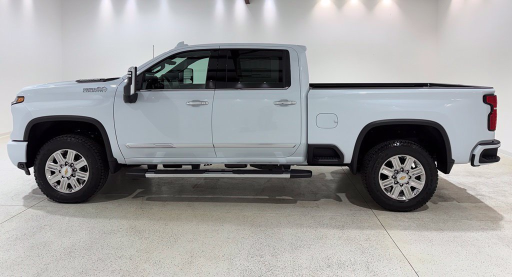 New 2026 Chevrolet Silverado 2500 High Country w/ Technology Package AWD/4WD image 2