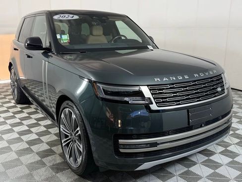 Certified 2024 Land Rover Range Rover SE image 9